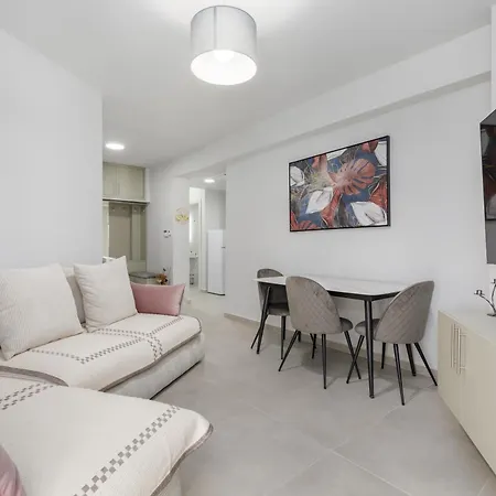 Eleon Apartament